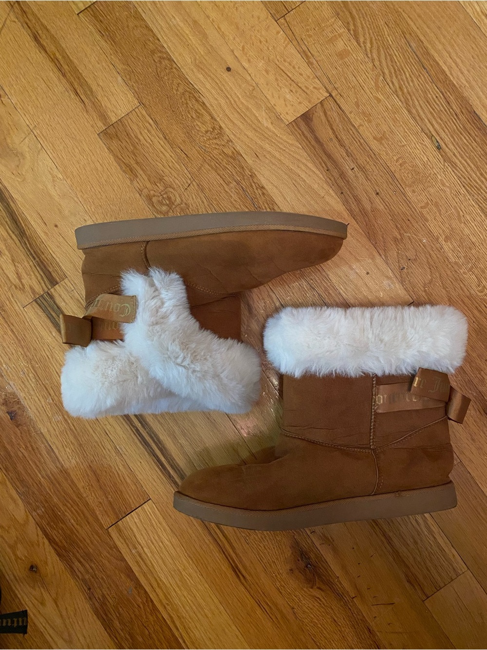 Cozy Women’s Faux-Fur Lined Juicy Couture Ankle Boots in Chestnut